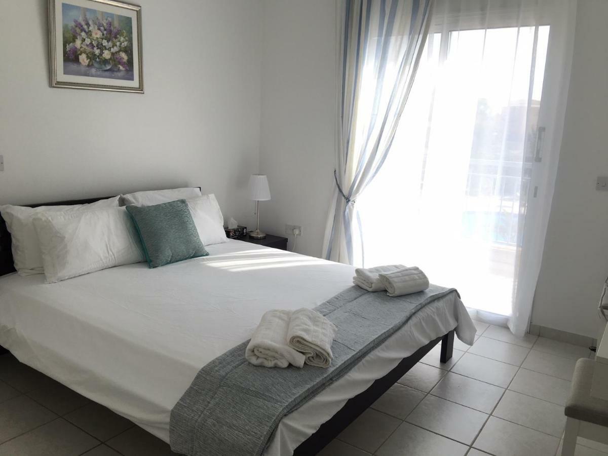 Limnaria Gardens - Modern 1 Bed, Walk To Beach & Shops Paphos ภายนอก รูปภาพ