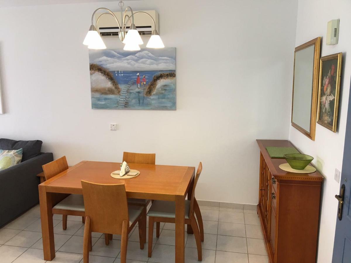 Limnaria Gardens - Modern 1 Bed, Walk To Beach & Shops Paphos ภายนอก รูปภาพ